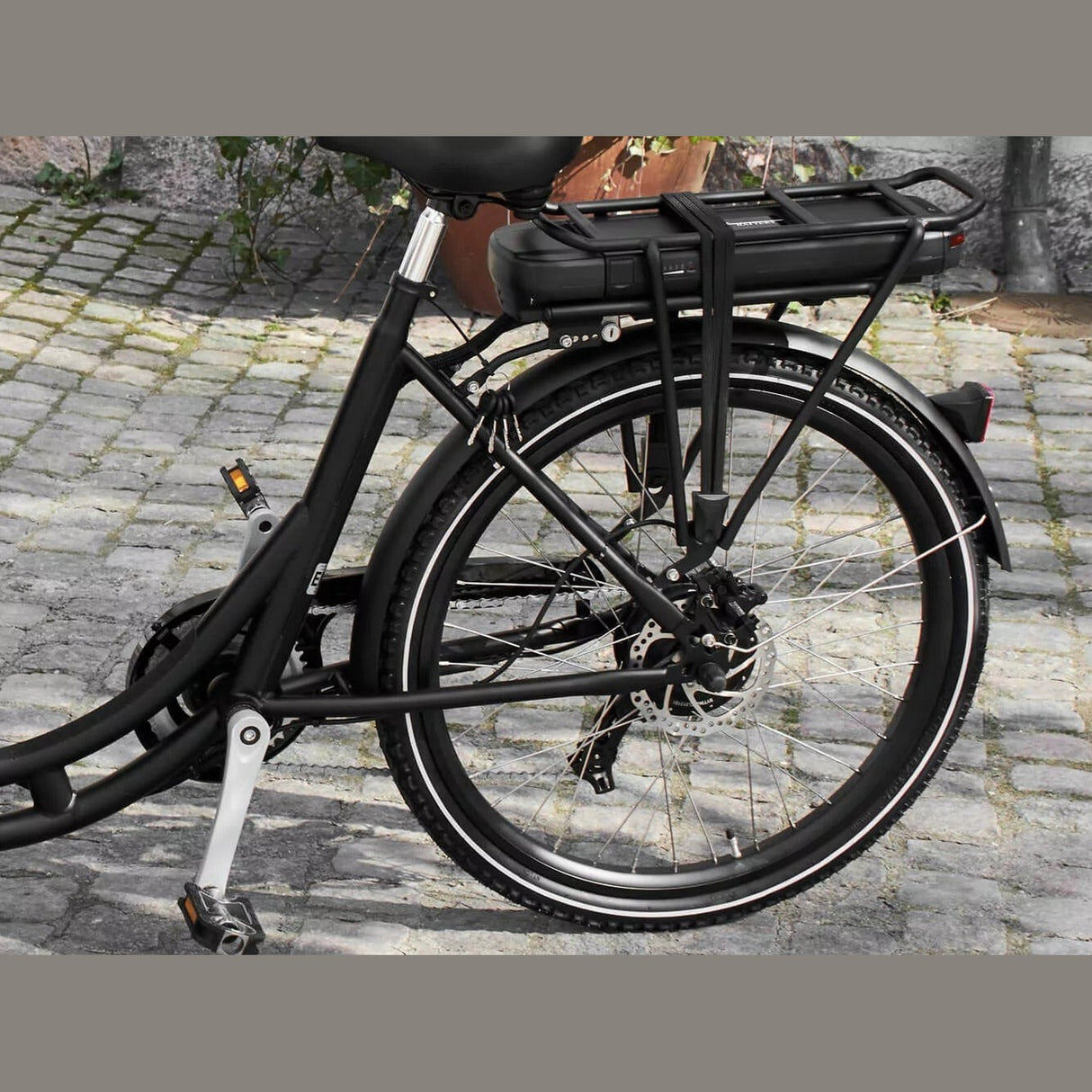 AMCargoBikes Ultimate Curve Cargo Electric Tricycle - Sable and Grace LTD.